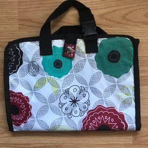Thirty-One Timeless Beauty Bag Organic Poppy